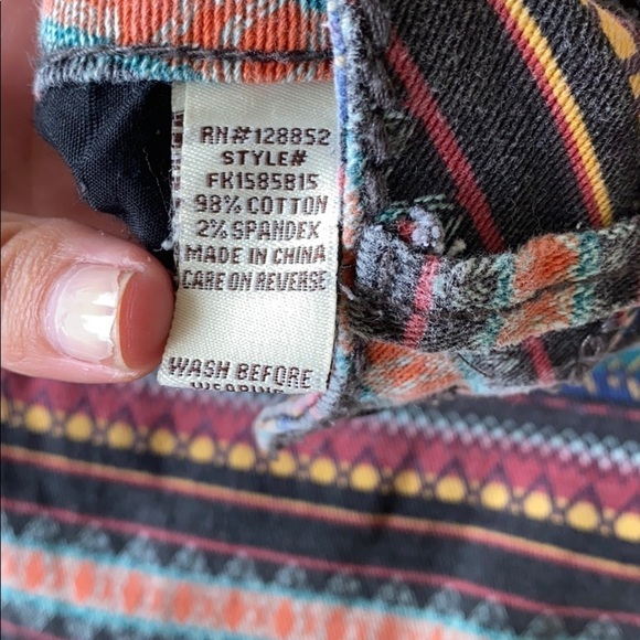 3 for $12 💖 HP 💖  Tribal Print Skinny Jeans - Picture 4 of 9